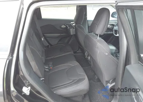 2015 Jeep Cherokee Latitude из США, поврежденный, VIN 1C4PJMCS0FW794407